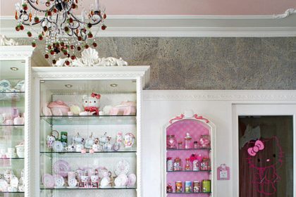 Connie’s collection also extends to usable Hello Kitty kitchenware and cutlery. Connie’s passion even led her to install a striped awning and clear window panels (usually used outdoors) to complete the illusion of a streetside café setting in the kitchen.