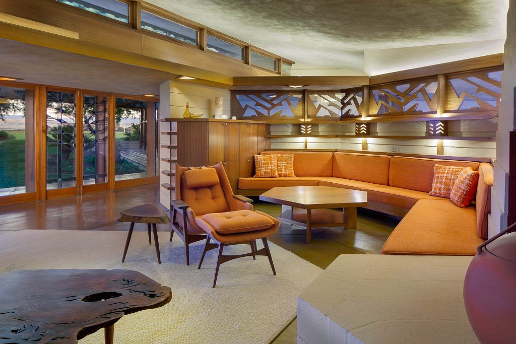 House Tour: A Frank Lloyd Wright House, Prairie Style, in California