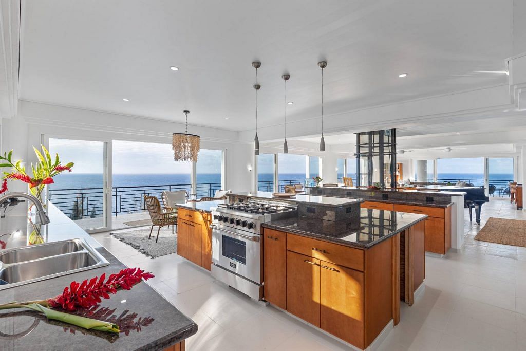 House Tour: Justin Bieber's Hawaii Vacation Home Costs $10,000 Per Night
