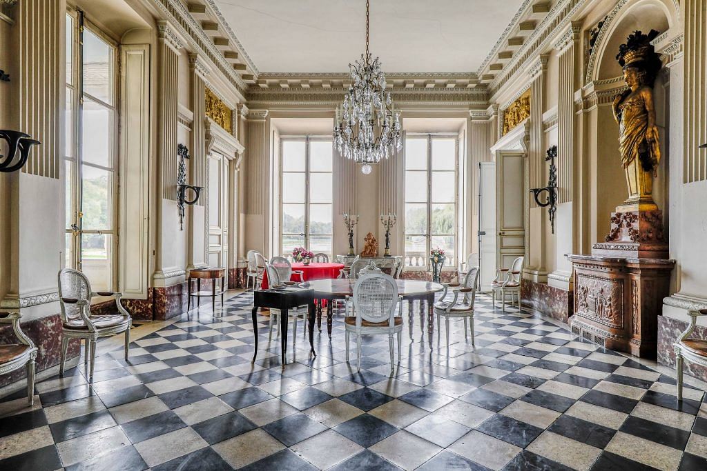 House Tour: This French Castle That Inspired Pablo Picasso Sold For $52 Million (Photo courtesy Engels & Volkers)