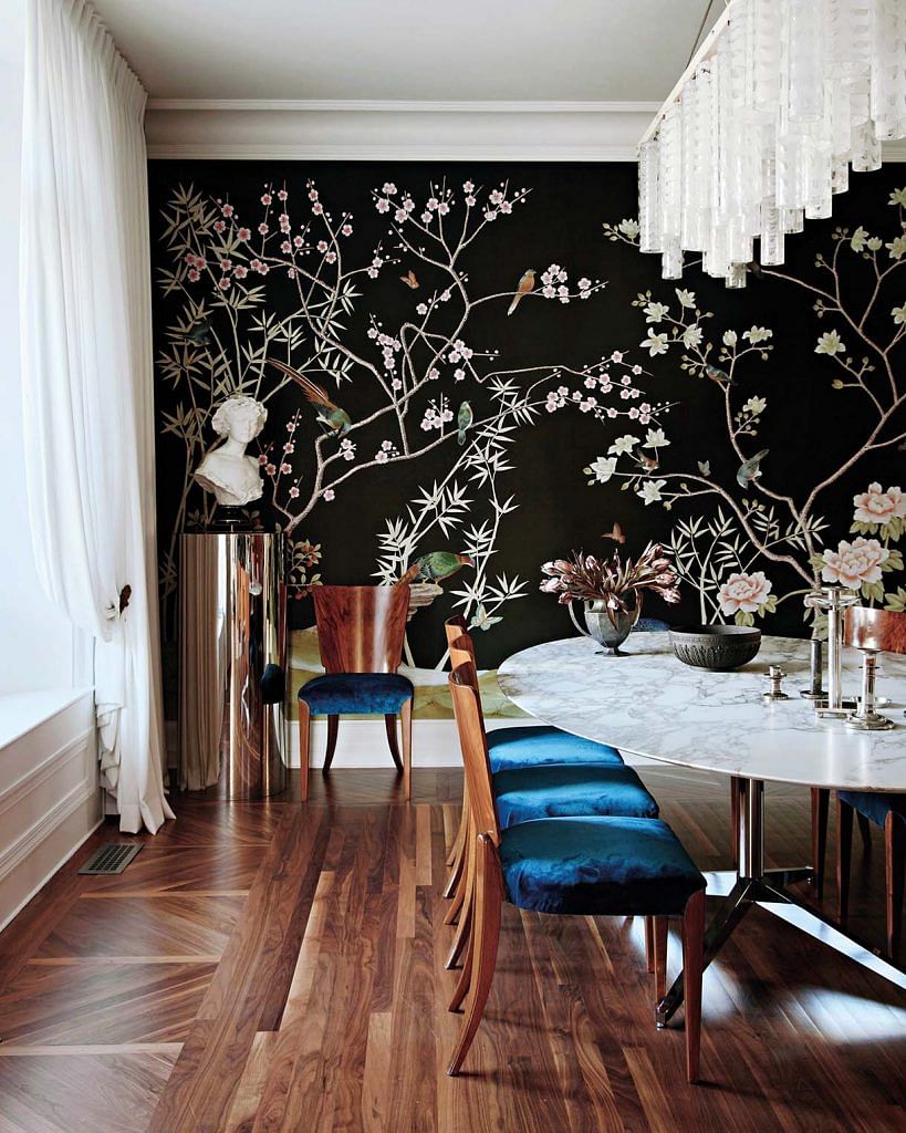 Alberto dining table by Carlo Donati, Art Deco chairs Jindrich Halabala with Lee Jofa Riviera velvet fabric, 1st Dibs 1950s chandelier and custom wallpaper by Chinoiserie Decor.