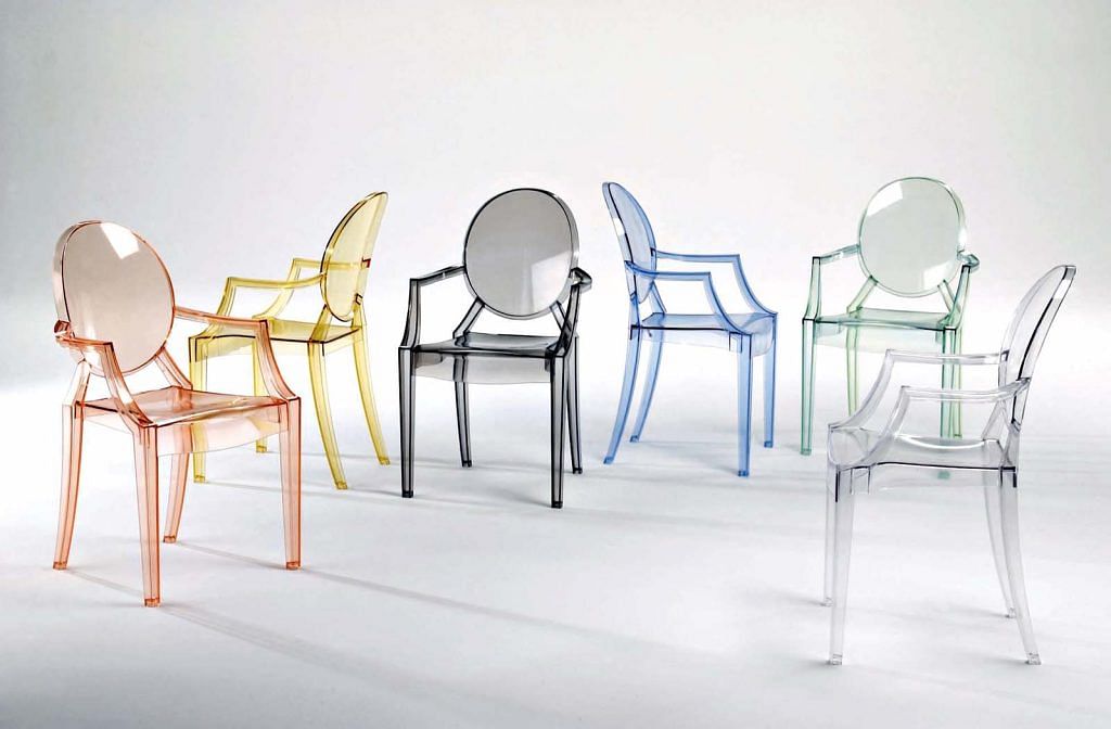 The world’s first transparent chair, the Kartell Louis Ghost chair by Philippe Starck (2002, pictured) dazzles with unique crystalline aesthetics.