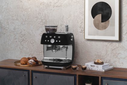 2023 new SMEG espresso coffee machine with integrated grinder EGF03 in black